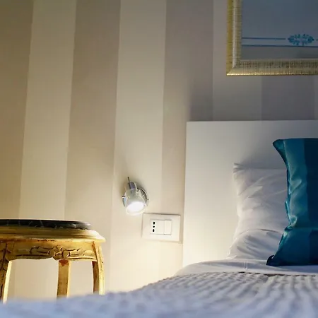 Triscele Glamour Rooms-2
